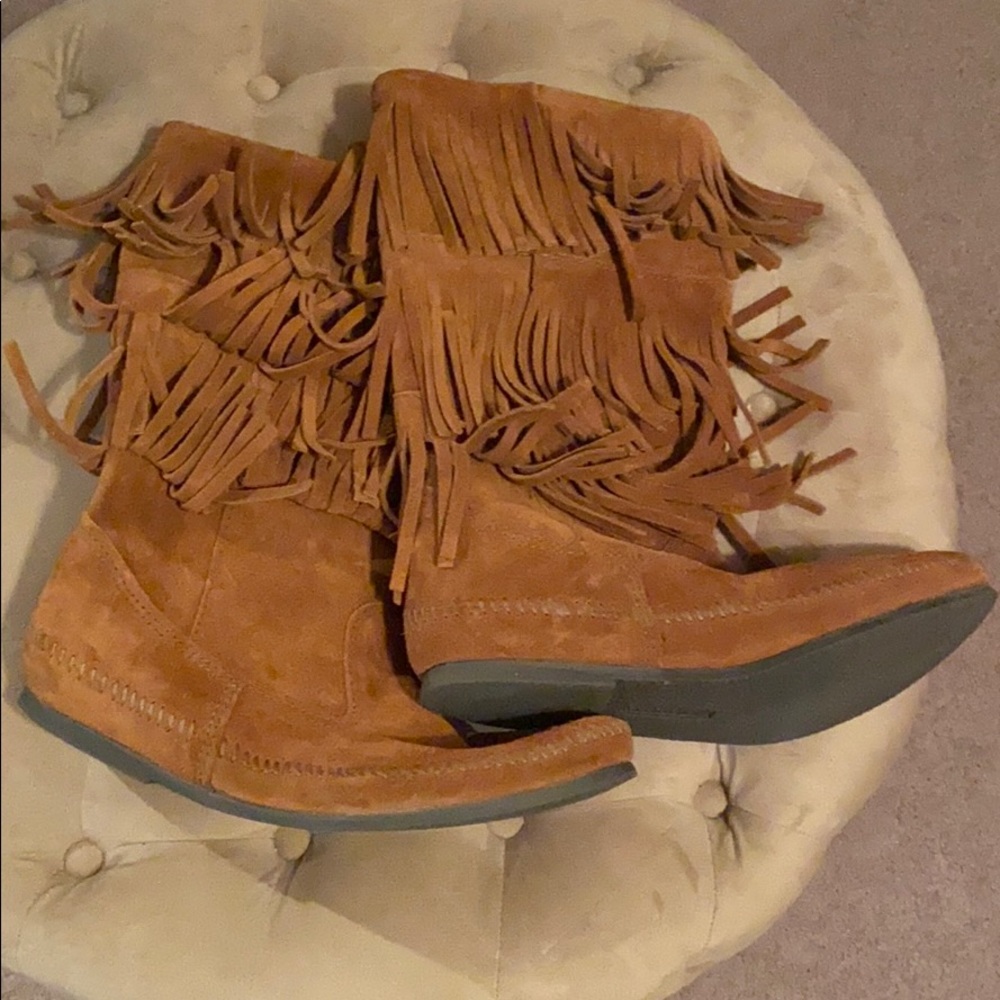 Minnetonka size 11. Never worn